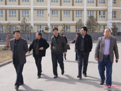 呼图壁县教科局局长庄业